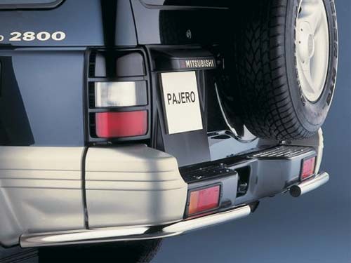 Mitsubishi Pajero V20 до 98 и с 98 до 00 без расширителей колёсных арок - Защита задняя, нержавейка.5 дверная модель